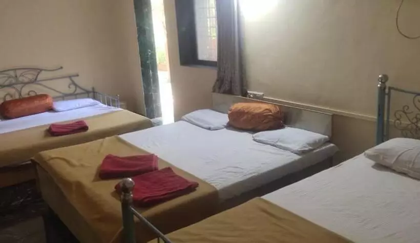 Hotelli Hilltone Panorama Bungalow Veg Non Veg Matheran
