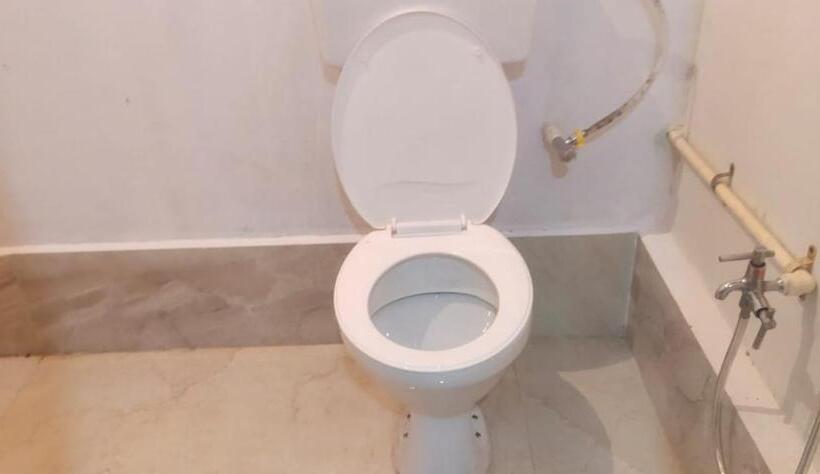 בית מלון כפרי Hilltone Panorama Bungalow Veg Non Veg Matheran