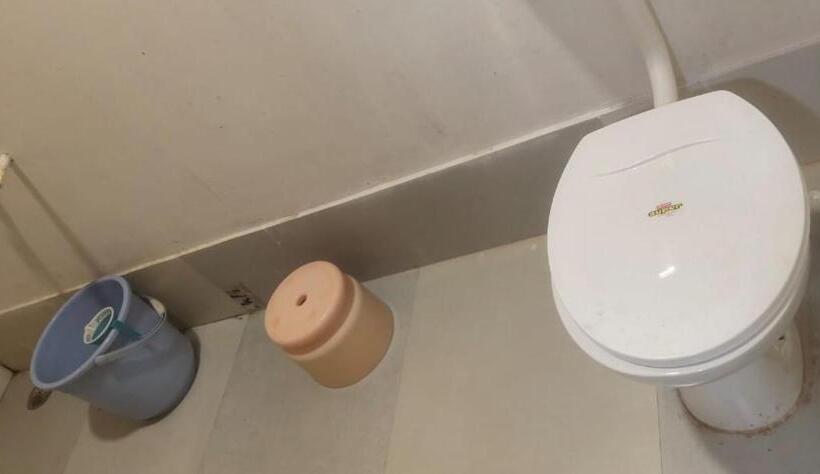 בית מלון כפרי Hilltone Panorama Bungalow Veg Non Veg Matheran