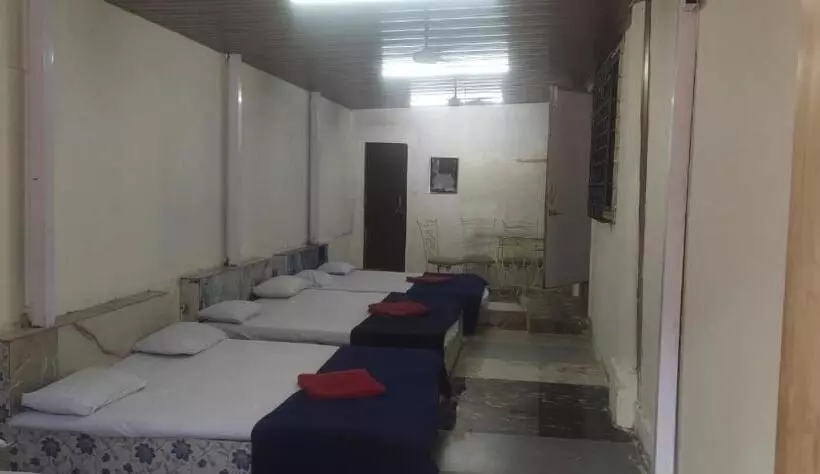 Hotelli Hilltone Panorama Bungalow Veg Non Veg Matheran