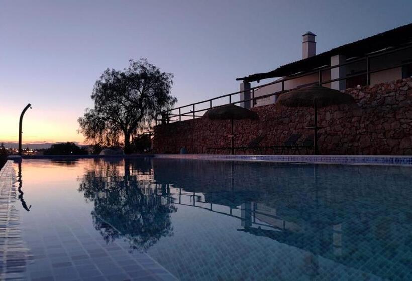 هتل Monte Das Fontainhas