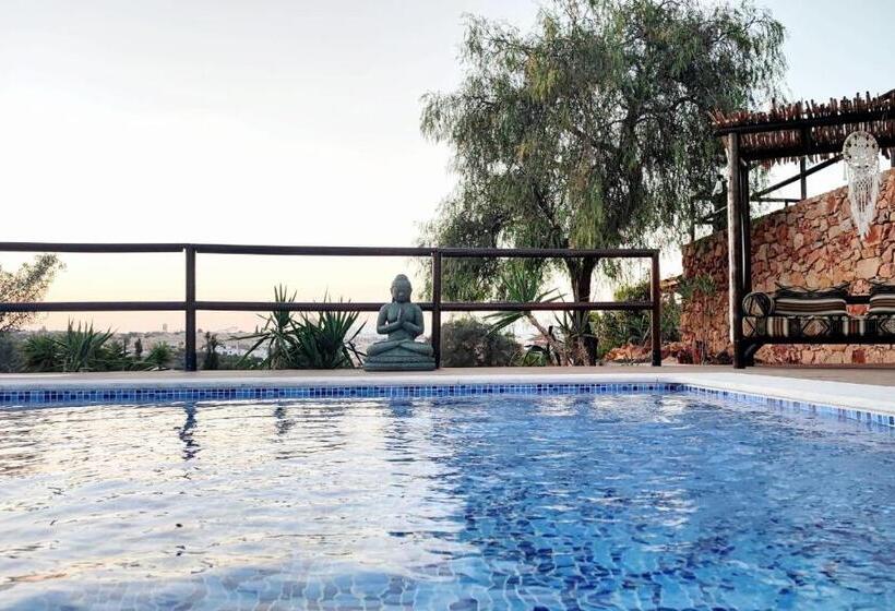 هتل Monte Das Fontainhas