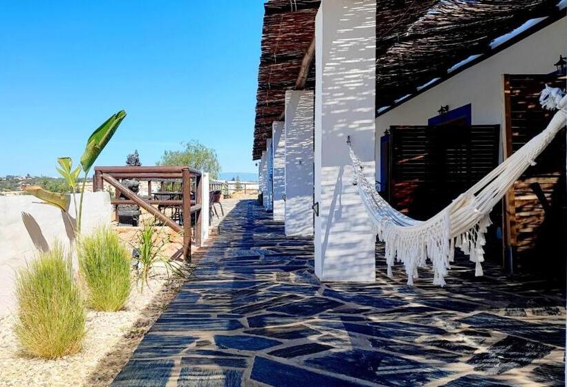 هتل Monte Das Fontainhas