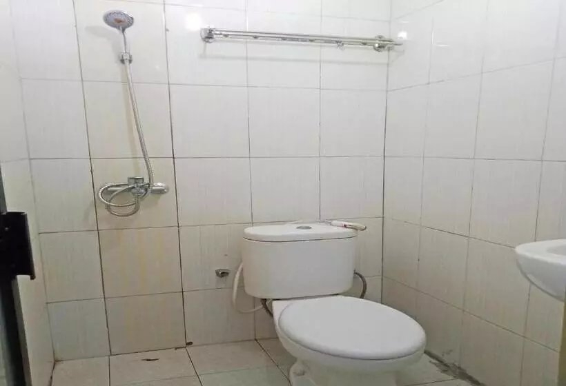 هتل Oyo 92069 Rafa Kost