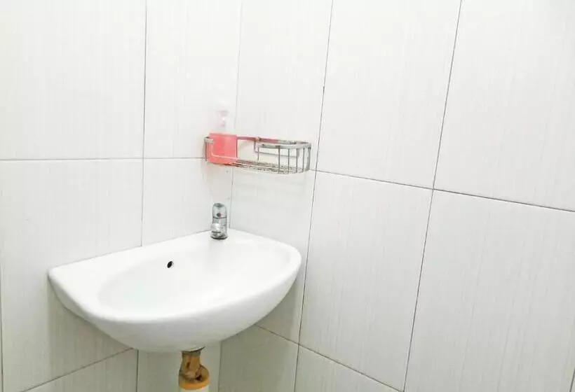 هتل Oyo 92069 Rafa Kost