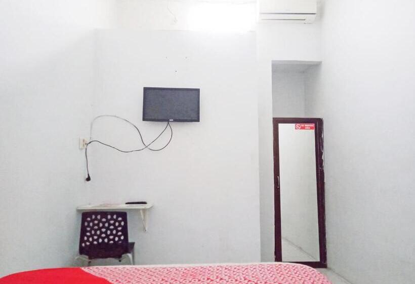 Hotel Oyo 92069 Rafa Kost