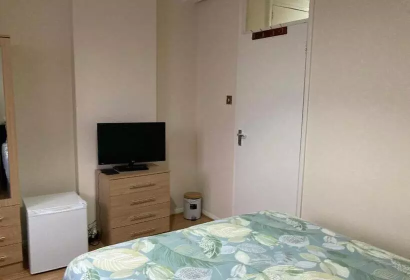 ペンション Eltar Hostle