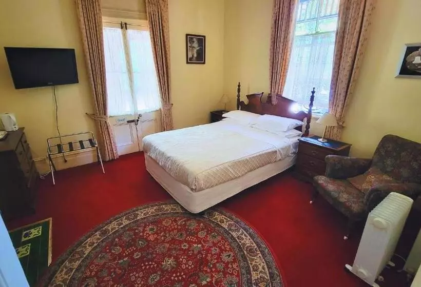 Majatalo Leura House