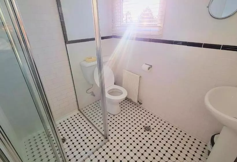 Majatalo Leura House