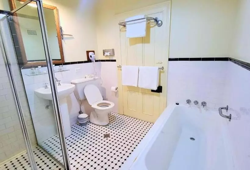 Majatalo Leura House