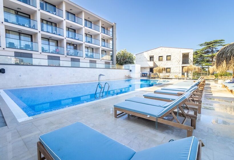 The New Hotel Mediteran Villa Edition