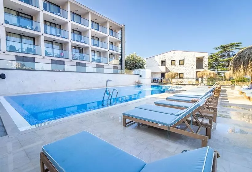 The New Hotel Mediteran Villa Edition