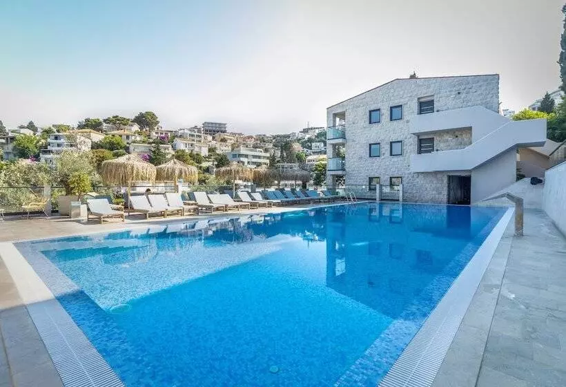 The New Hotel Mediteran Villa Edition