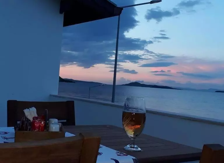 Yakamoz Otel