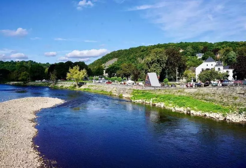 Aamiaismajoitus (B&B) Le Jardin Des Miroirs
