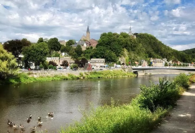 Aamiaismajoitus (B&B) Le Jardin Des Miroirs