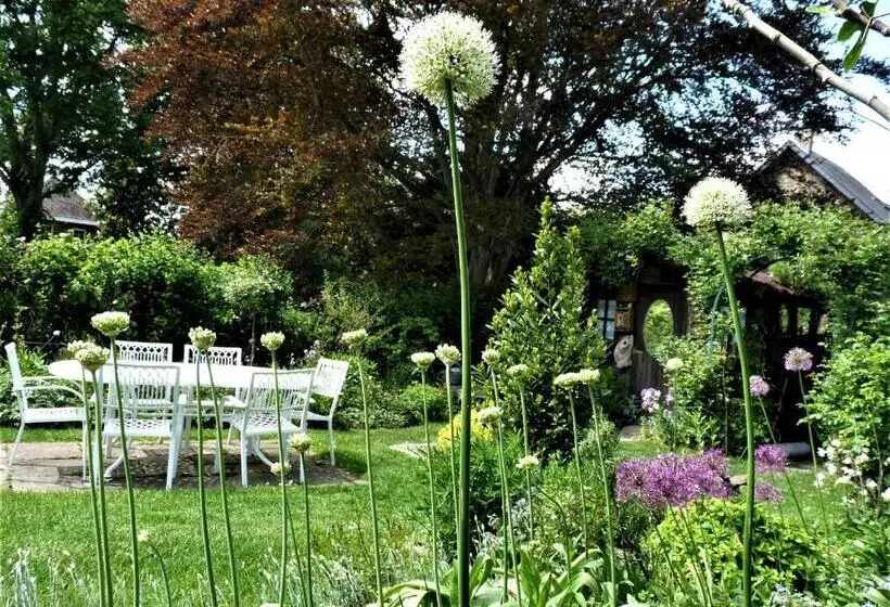 Aamiaismajoitus (B&B) Le Jardin Des Miroirs