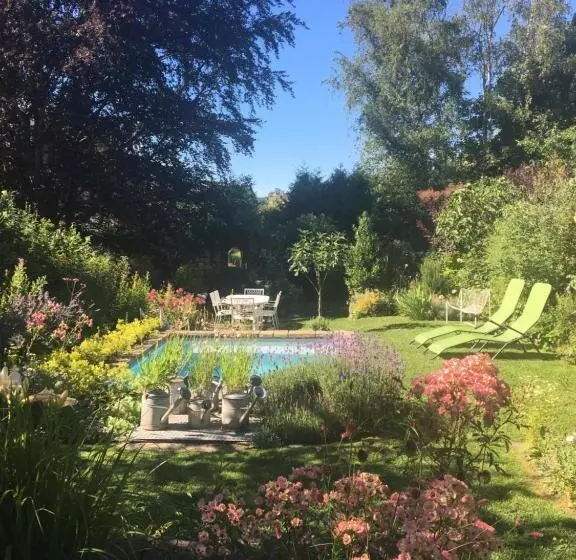 Aamiaismajoitus (B&B) Le Jardin Des Miroirs