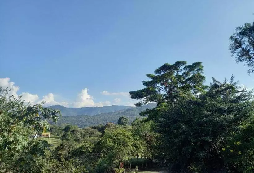 Eco Hotel Manu Viajeros