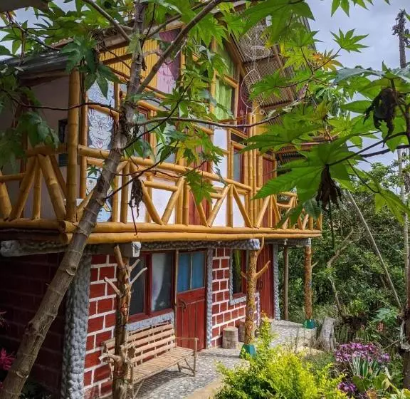 Eco Hotel Manu Viajeros