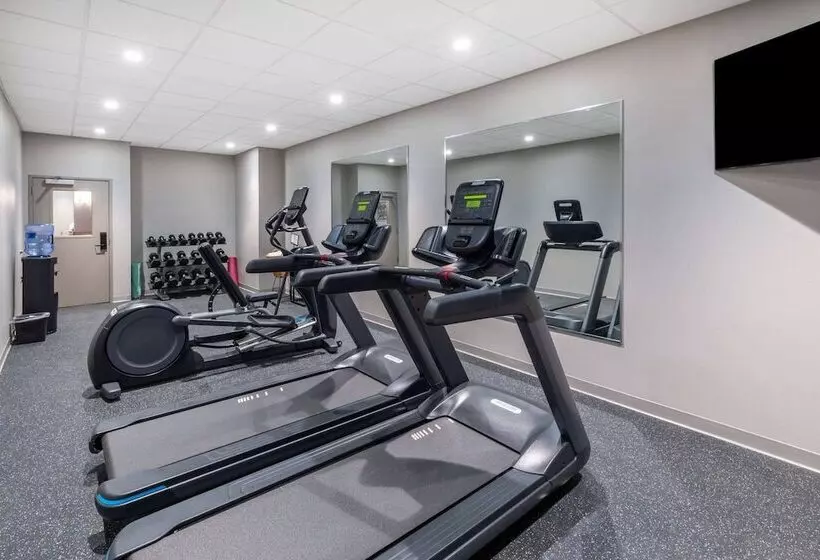 ホテル Americinn By Wyndham Mountain Home