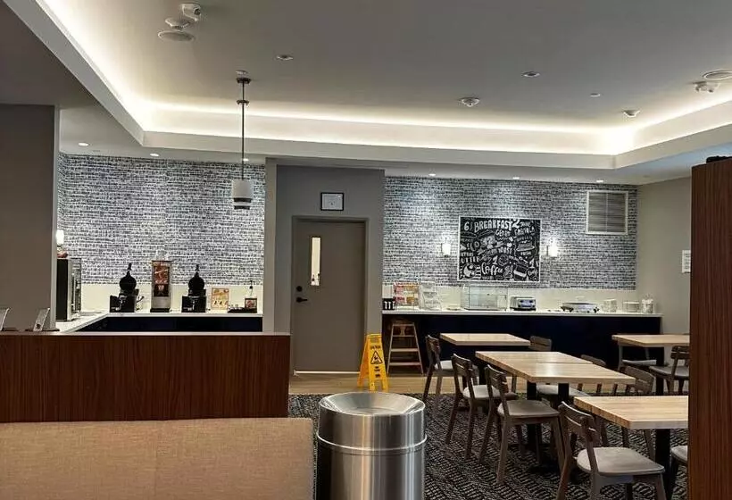 ホテル Americinn By Wyndham Mountain Home