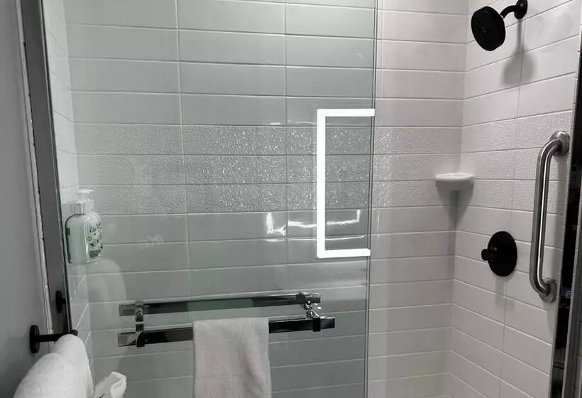 ホテル Americinn By Wyndham Mountain Home