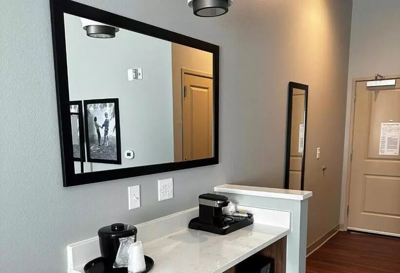 ホテル Americinn By Wyndham Mountain Home