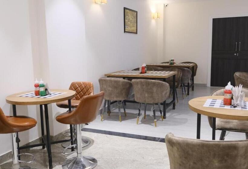 בית מלון כפרי Indraprastha Inn