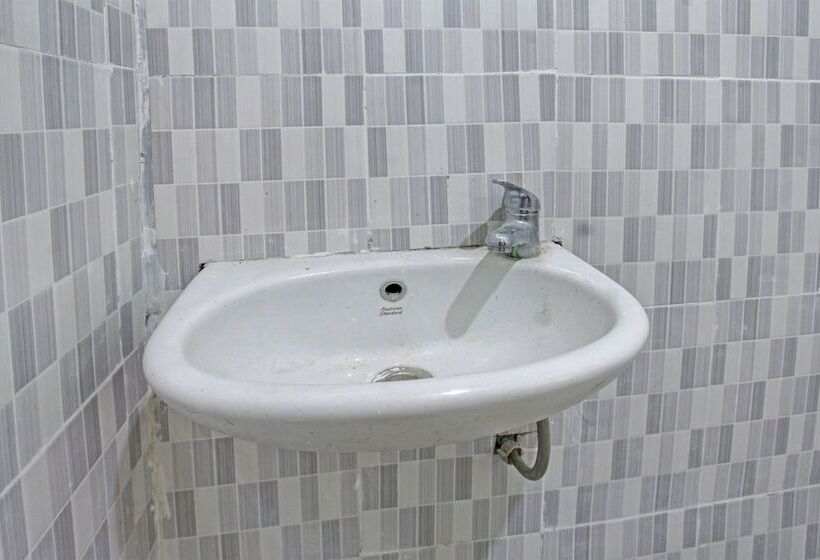 فندق Oyo 92059 Archi Homestay