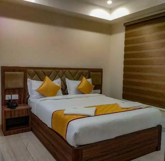 هتل Rr Mount Elite Suites