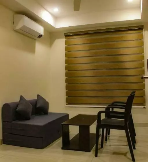 هتل Rr Mount Elite Suites