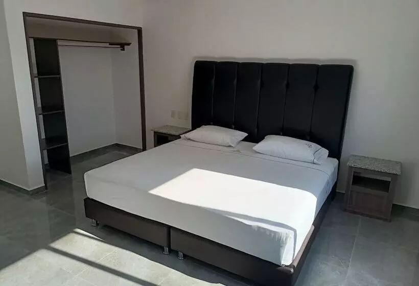 Hotelli Y Villas Costa Del Sol