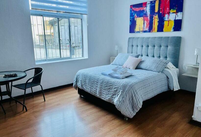 Nomada 870 Hotel Work