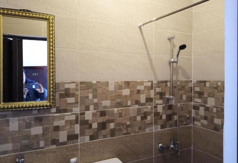 پانسیون The Stunning View