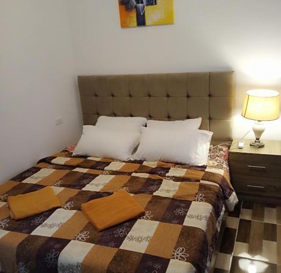 پانسیون The Stunning View