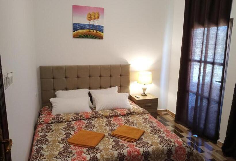 پانسیون The Stunning View