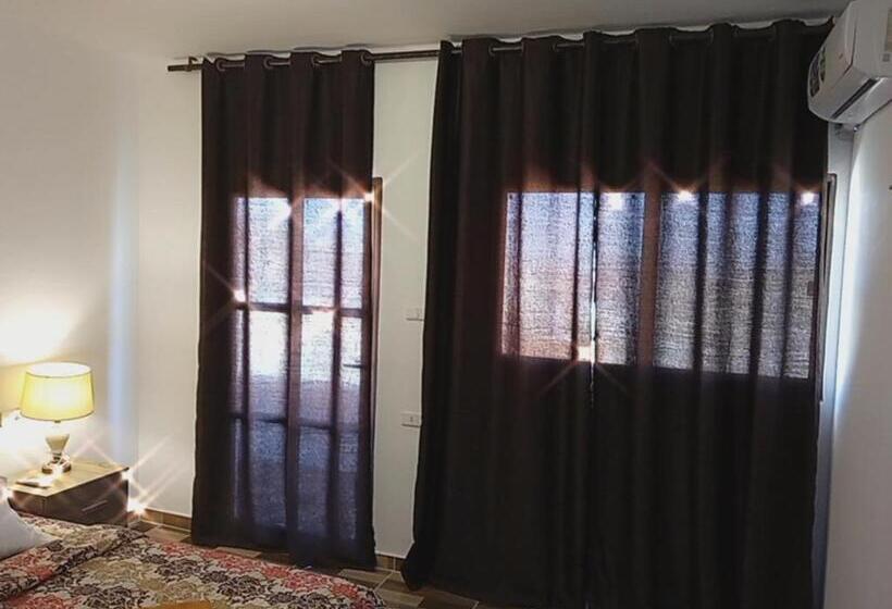 پانسیون The Stunning View