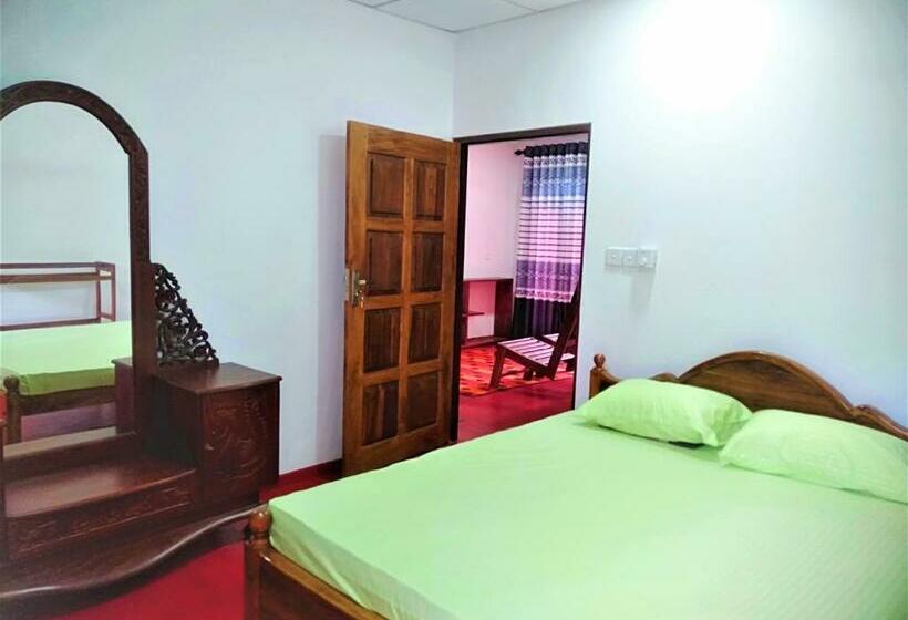 פנסיון Sri Viman Villa