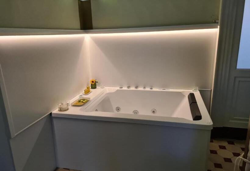 تختخواب و صبحانه Toscano Palace Luxury Rooms Catania