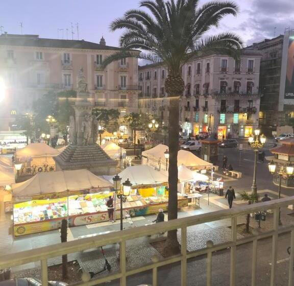 تختخواب و صبحانه Toscano Palace Luxury Rooms Catania