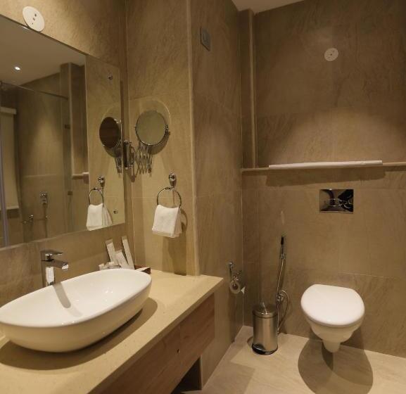 호텔 Clarks Inn Express , Dehradun