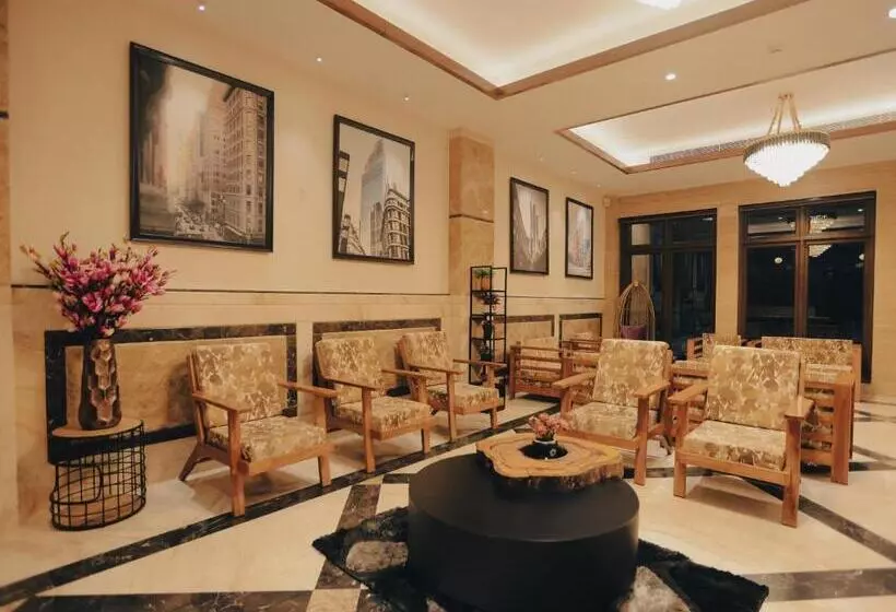 ホテル Clarks Inn Express , Dehradun