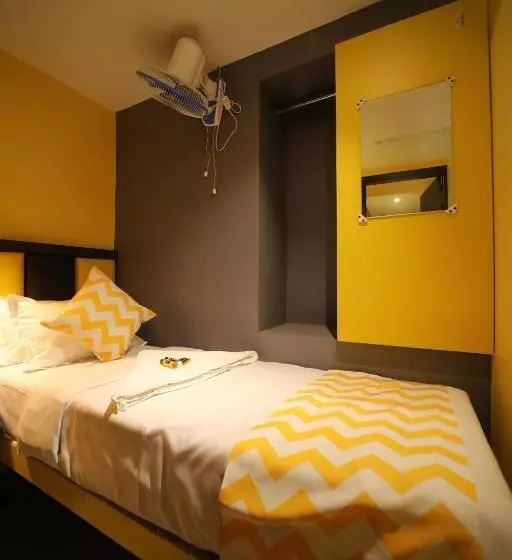 Kapselihotelli Cabin Stay Marol The Hubz