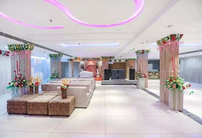 Fabhotel Indirapuram By Sbg, Near Sec 62 Noida