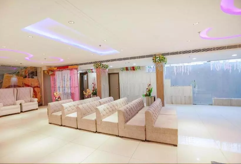 Fabhotel Indirapuram By Sbg, Near Sec 62 Noida