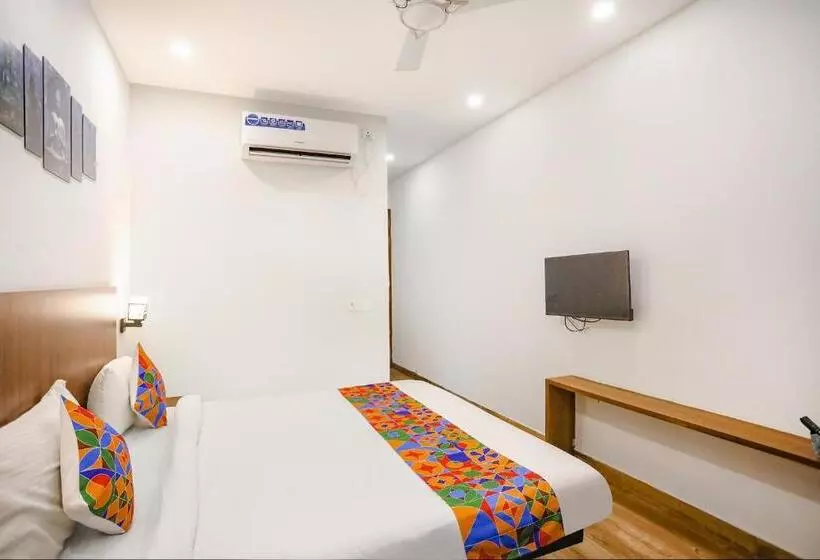 Fabhotel Indirapuram By Sbg, Near Sec 62 Noida