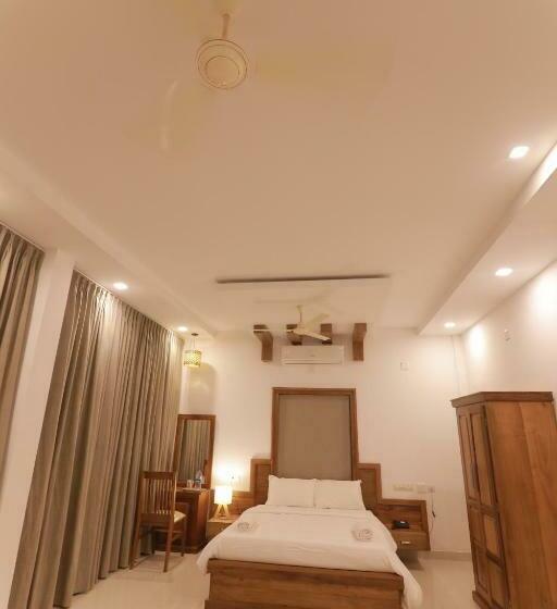 בית מלון כפרי Opm Inn