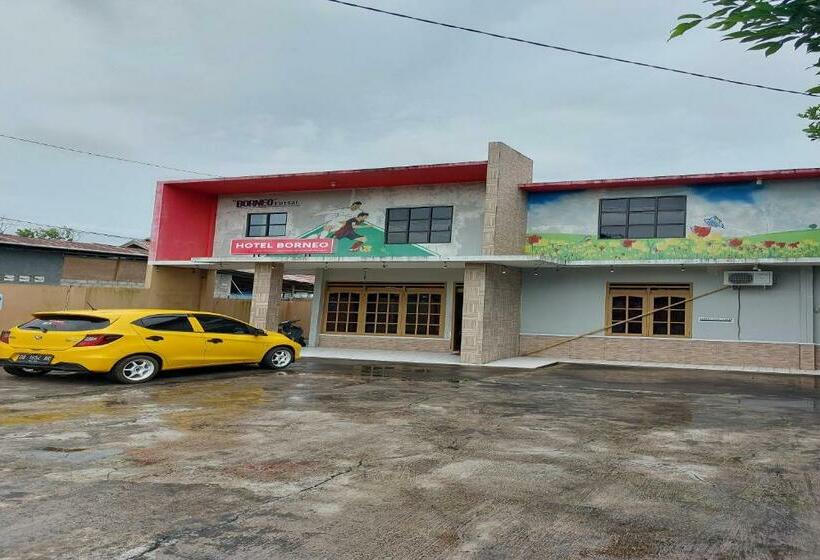 בית מלון כפרי Oyo 92041  Borneo