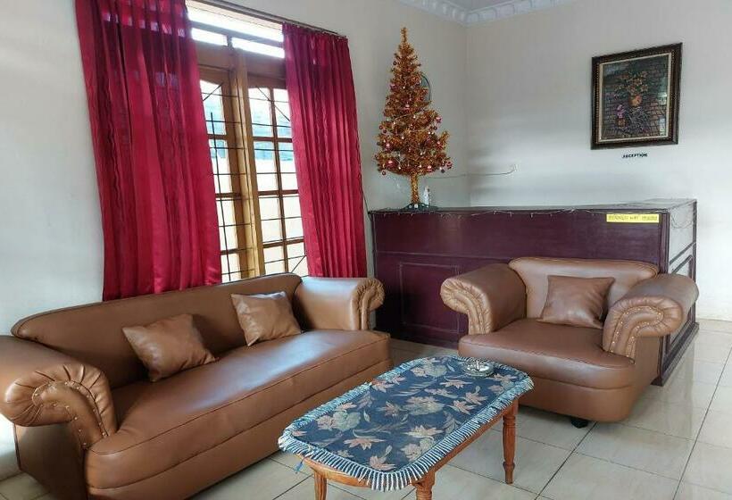 בית מלון כפרי Oyo 92041  Borneo